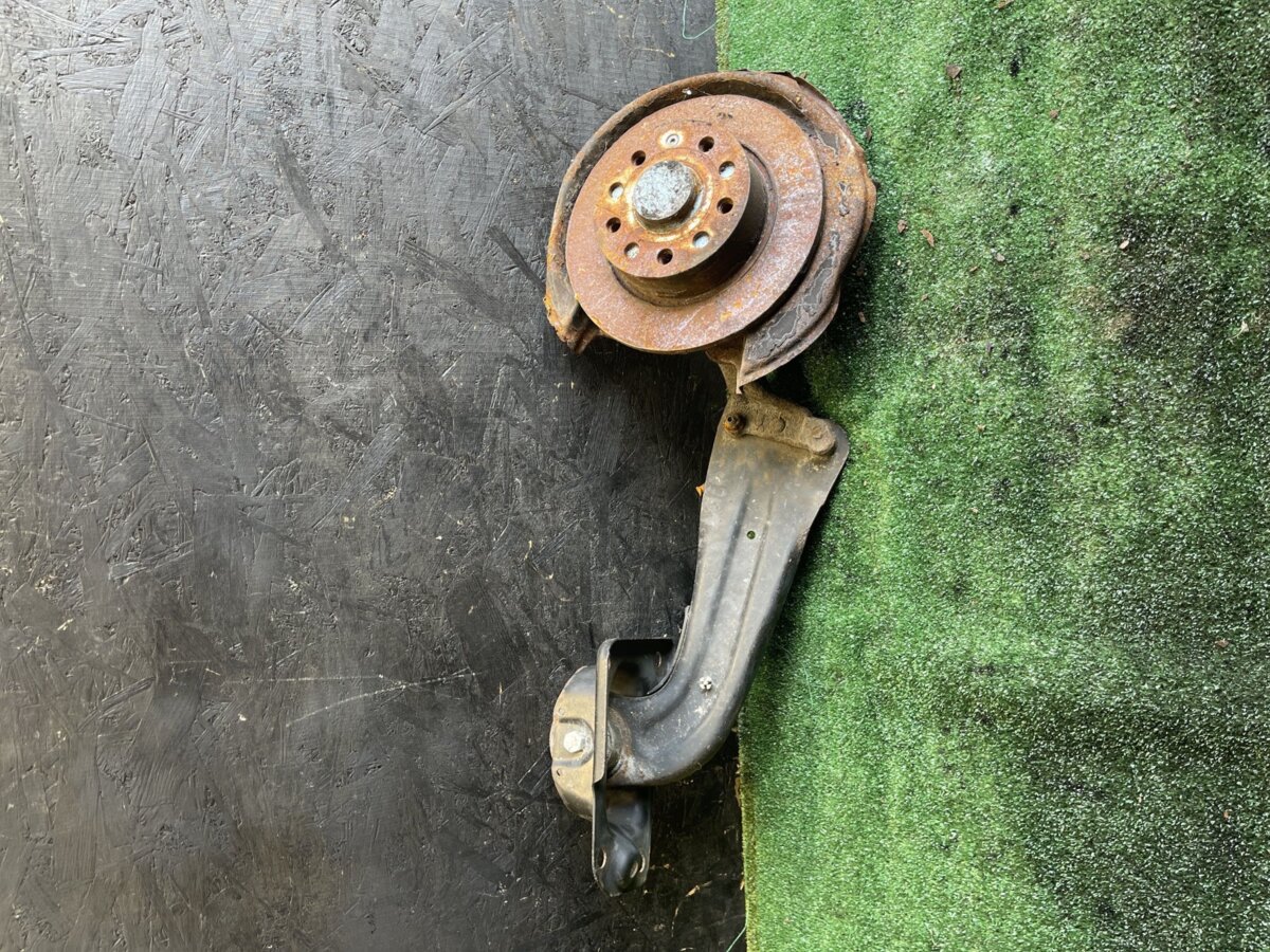 Важіль підвіски задній лівий Volkswagen Touran I (2003-2010) 1K0505225H