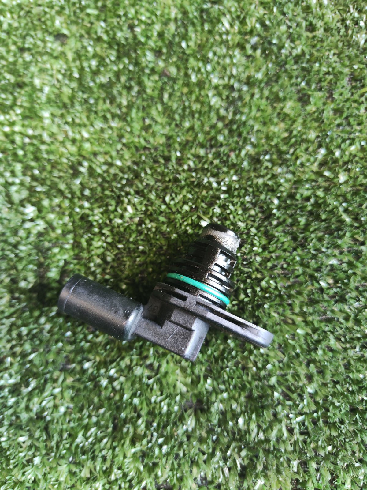 датчик обуртів распредвалу; датчик положення розподільного валу; датчик розподільного вала; датчик фаз; датчик частоти обертання розподілвалу; дпрв; датчик положення розподільного Volkswagen Touran I Рестайл (2010-2015) 030907601E