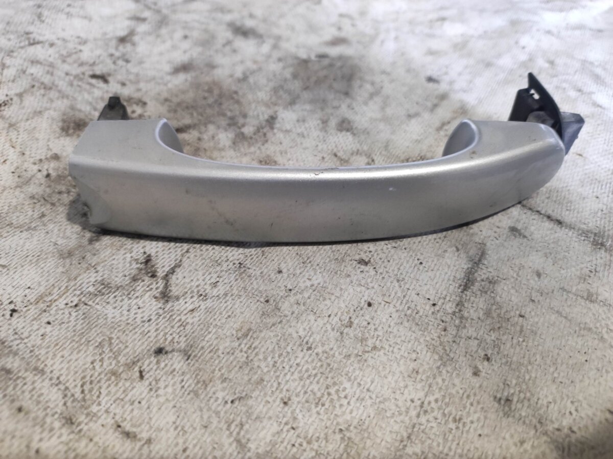 Ручка дверей зовнішня  задня ліва Volkswagen Touran I Рестайл (2010-2015) 7H0837205C