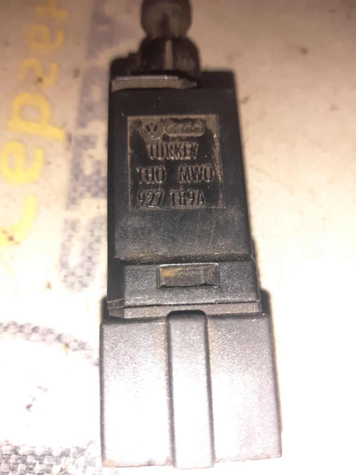 датчик включення зчеплення Volkswagen Transporter T4 (1990-2003) 1H0927189A