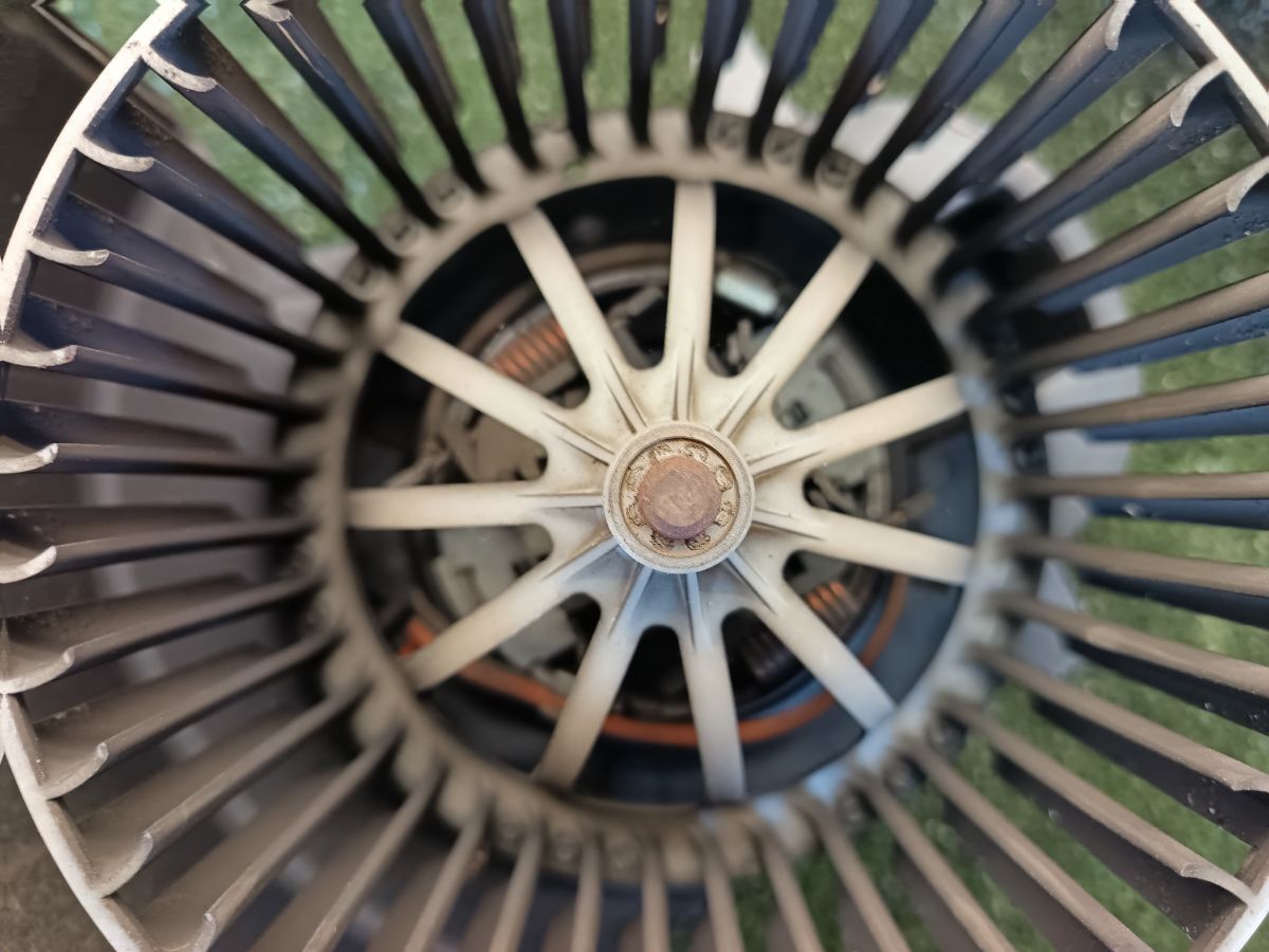 Вентилятор пічки Volkswagen  7L0820021L